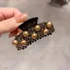 Presilha de tubarão de pérola cor champanhe requintada de Dongdaemun, nova presilha de cabelo cravejada de diamantes, leve e luxuosa, adequada para penteados semi-presos, versátil para mulheres