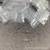 Fecho de ferradura V-ouro mini totalmente cravejado em diamante corrente torcida Fred precisão CNC pulseira de ouro rosa 18K para mulheres versátil