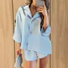 Conjunto de Traje de Satén Otoño/Invierno 2026 Chaqueta Retro de Solapa de Siete Mangas Shorts de Pierna Ancha Fluidos de Cintura Alta Conjunto de Dos Piezas