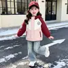 Jaqueta de Esqui Infantil para Meninas 2026 Novo Estilo Roupa Externa Estilo Outono/Inverno Roupas de Inverno Acolchoadas Parka Espessa com Forro de Fleece