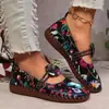 Zapatillas deportivas slip-on gruesas bordadas de comercio exterior 2026, zapatillas bajas para mujer, nuevo estilo étnico, talla grande, suela suave