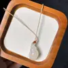 Ágata Calcedonia Blanca Colgante de Paz Gato Pixiu Pez Pequeño Mariposa Bolsa de la Suerte Ciervo Pequeño Colgante Sin Grabado Joyería de Jade