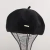 Novo boina de lã feminina para outono e inverno, chapéu de artista estiloso estilo britânico, boina versátil vintage que faz o rosto parecer menor
