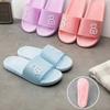 Atacado de fábrica novos chinelos de moda de verão simples macios cor sólida sapatos femininos sandálias casuais de plástico