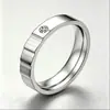 Moda Japonesa y Coreana Anillo de Diamante Acero de Titanio Incrustado Diamante Personalidad Creativo Acero Inoxidable Pareja Mujeres Joyería Europea y Americana Venta al por Mayor