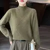 Suéter de punto de lana pura de siete agujas engrosado de cuello alto parcial con patrón de diamantes para mujer, manga larga, suelto, nuevo para otoño e invierno, 26