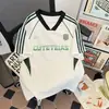 Camiseta de manga corta con rayas de letras deportivas retro americana para hombre, ajuste holgado de verano, top versátil casual de manga raglán