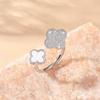 Anillo de trébol de cuatro hojas de tendencia transfronteriza para mujer, ligero, de lujo, de alta gama, sin decoloración, pulsera sencilla que combina con todo.