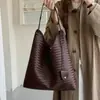 Bolsa de alta qualidade com textura tecida para mulheres 2026 nova popular de verão retrô versátil bolsa de ombro única bolsa tote de grande capacidade