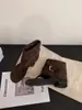 2026 Nuevas Sandalias Retro con Tira para Dedo del Pie para Mujer Suela Plana Hebilla Versátil Tubo Apilado Sandalias Romanas Sandalias Botines Adelgazantes