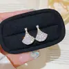 Pendientes de Tachuela de Plata de Ley 925 con Forma de Abanico y Falda Pequeña, Completamente Incrustados con Diamantes, Lujo Ligero, Temperamento, Pendientes Pequeños Sencillos, Sentido del Diseño de Alta Gama, Accesorios para Pendientes
