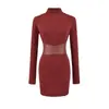 Vestido Básico de Manga Longa Estilo Europeu e Americano para Meninas Quentes Outono Novo Cinto na Cintura Slim Fit Justo ao Corpo Saia Curta Interna