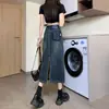 Saia Midi Jeans Cinza Cimento Cintura Alta Feminina Outono 2024 Nova Pequeno Contraste Modelo A Saia Midi com Fenda Traseira