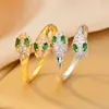 Libro Caperucita Roja con Anillo Gemelo Serpiente Flash Nuevo 2025 Año del Doble Serpiente Anillo Pequeño Dorado Microincrustado para Mujer