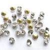 Venta al por mayor protección ambiental diamantes de imitación Guomao 9.5#-12# Perforación de fondo puntiagudo de vidrio Redondo Blanco contenido de plomo inferior a 90ppm