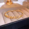 Bestseller transfronterizo: Pulsera circular con incrustaciones de diamantes para mujer, diseño de moda de lujo ligero, pulsera geométrica de circonita, joyería para el uso diario del commute
