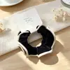Empaque en tarjeta: Goma para el pelo de seda plisada de alta elasticidad con bordes rizados, goma pequeña versátil y simple para coletas