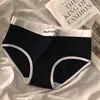 Calcinhas Femininas Simples em Preto, Branco e Cinza de Algodão Puro, Cintura Média, com Letras Estampadas na Virilha de Algodão, Calcinhas Triângulo Respiráveis e Confortáveis para Mulheres