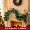 Decoraciones Navideñas Enredadera Navideña Puntas Blancas Agujas de Pino Bayas Rojas Piñas con Luces Escena Decoración 1.8m / 2.7m