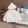 Sudadera con Capucha para Bebé Estilo Coreano Primavera y Otoño Color Sólido Cremallera Cárdigan Unisex Casual Holgado Top para Niños