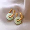 Hebilla de Oreja de Circonita Galvanizada en Oro Real Estilo Coreano Femenino Nuevo Diseño de Moda Pendiente de Oreja Pendientes Accesorios de Oreja Personalizados de Nicho Venta al por Mayor
