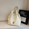 Bolso de mano de nailon de gran capacidad, nuevo bolso de hombro artístico y novedoso, bolso informal para estudiantes de clase media y alta.