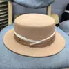 Estilo Nuevo Otoño e Invierno Sombrero Francés de Copa Plana y Ala Plana Sombrero Británico Retro de Ala Pequeña Sombrero Sencillo de Viaje para Hombres y Mujeres
