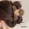 Presilha de Cabelo de Pelúcia de Alto Padrão Novo Estilo 2026 Feminina, Presilha de Tubarão para a Parte de Trás da Cabeça, Acessório de Cabelo Peludo para Outono e Inverno