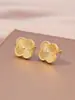 Brincos de Trevo de Quatro Folhas Banhados a Ouro em Aço Inoxidável para Mulheres, Brincos de Luxo Leve de Alta Qualidade, Brincos Stud para Outono e Inverno, Brincos Especiais de Nicho, Brincos da Moda