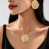 Conjunto de collar y aretes de tres piezas con textura plisada geométrica irregular para mujer, simple y versátil