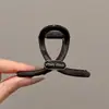 Presilha de Cabelo Triângulo para Mulheres, Grampo Suave de Cetim com Toque de Luxo, Acessório de Cabelo com Laço para Cabelo Grosso, Presilha de Tubarão para Cabelo, Novo Modelo 2026