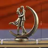 Enfeites de Lua para Casal em Latão, Artesanato de Metal Retrô, Decorações Criativas para Mesa, Novos Produtos Quentes para Casais