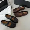 Versión de Piel de Vaca~26 Años Nuevos Retro Simples de Punta Dividida Pezuña de Cerdo Boca Baja Zapatos de una Sola Pieza para Mujer Versátiles Planos con Cordones Zapatos Mary Jane