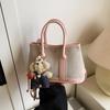 Bolsa Feminina Super Moderna Color-Blocking de Nicho 2026 Nova Versátil Bolsa Transversal Fashionable Bolsa de Mão Verão Mais Vendida Pequena Bolsa Tote