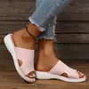 Comercio Electrónico Transfronterizo Europa y América Zapatillas Tallas Grandes 2026 Flyknit Verano Una Tira Estilo Nuevo Pareja Transpirable Casual para Mujer Ropa de Exterior