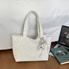 Bolsa de mano grande de lunares para mujer, nueva colección de otoño 2026, bolso de hombro casual y moderno, al por mayor