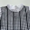 Conjunto de Dos Piezas Nuevo para Niñas: Top Estilo Coreano con Mangas Abullonadas y Pantalones de Cuadros con Encaje