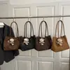 Bolsa Tote de Ombro Grande Capacidade Fosca Nova Outono Inverno Retro Transfronteiriça para Mulheres, Bolsa de Braço Moda Retro para o Dia a Dia