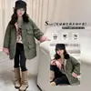 Chaqueta Acolchada Verde con Cuello de Contraste para Niñas 2026 Otoño/Invierno Nuevas Llegadas para Niños Medianos y Grandes Estilo Coreano Ropa de Trabajo Abrigo de Algodón