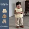 Chaleco de plumón 3D de estrellas para bebé niño, nuevo estilo otoño e invierno, chaqueta de plumón linda y moderna con bordado de letras para niños pequeños