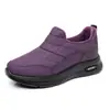 Sapatos Novos de Caminhada para Outono e Inverno para Meia-Idade e Idosos Sapatos Casuais Esportivos de Algodão Solado Macio Resistentes ao Desgaste Confortáveis Sapatos Femininos Slip-on Sapatos para Mãe