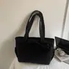 Novas Bolsas Femininas de Outono e Inverno, Bolsas Tote Simples, Modernas e Versáteis, Bolsas Acolchoadas Fofas, Bolsas de Ombro com Enchimento de Algodão, Bolsas de Mão