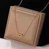 Colar de Coração Novo Produto Transfronteiriço Feminino Luxo Acessível Nicho Outono e Inverno Aço Titânio de Alta Qualidade Joias Atacado Acessórios para Colares Estilo Ins