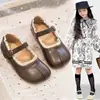 Zapatos de Cuero Antideslizantes para Niñas 2025 Primavera Nuevos Zapatos Infantiles Zapatos de Princesa de Suela Blanda Primavera y Verano Zapatos Planos Negros para Niñas
