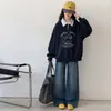 Conjunto casual de estilo coreano para niñas, sudadera con bloques de color y estampado de perro con cuello camisero y jeans de pierna ancha, conjunto de dos piezas para niños mayores, moderno atuendo de otoño
