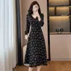 Vestido floral moderno de manga comprida, comprimento médio, plus size feminino, vestido longo com gola elegante, emagrece e valoriza o corpo para primavera e outono