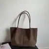Bolso de Hombro Retro Otoño e Invierno para Mujer 2025 Nuevo Bolso de Hombro de Alta Gama Gran Capacidad para el Trabajo y el Viaje Diario