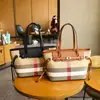 Bolsas para Mulheres 2025 Novo Estilo Couro Genuíno Bolsa Concha Xadrez Versátil Bolsa de Mão Feminina Grande Capacidade Bolsa de Ombro Bolsa Transversal