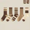 Calcetines de Otoño e Invierno para Mujer, Calcetines Melard de Media Pantorrilla, Calcetines Deportivos Estilo Ins Marrón Retro Modernos Suaves Caídos, Calcetines Largos