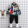 Roupa Infantil Estilo Coreano para Primavera e Outono Bebês de 1 a 4 Anos Terno Infantil T-shirt com Estampa Completa de Letras Gola Redonda Calça Conjunto Esportivo